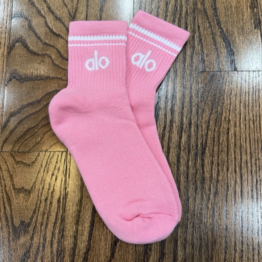 Alo Throwback socks 1 pair brand new